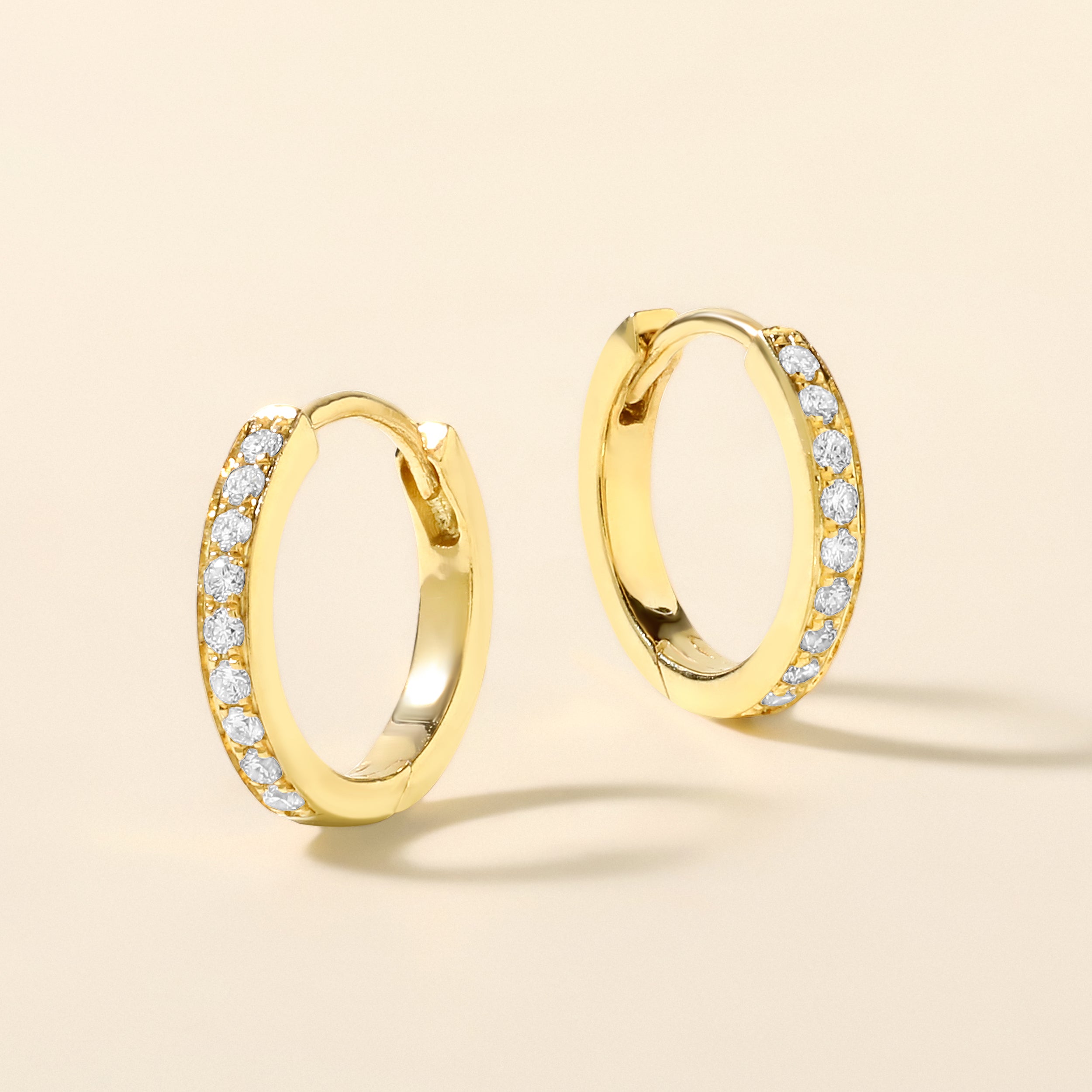 Certified 18K Gold 0.1ct Natural Diamond E-VVS Huggie 11mm Hoop White Earrings